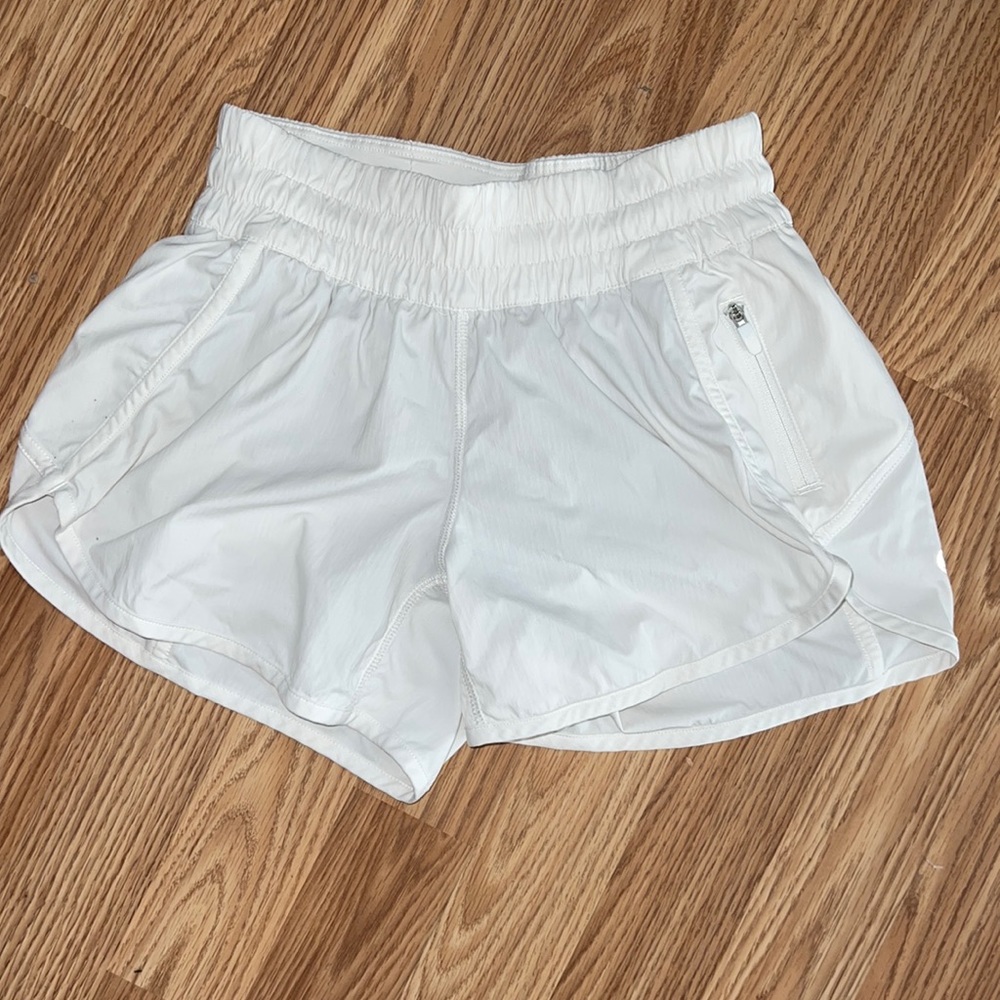 Lululemon tracker shorts